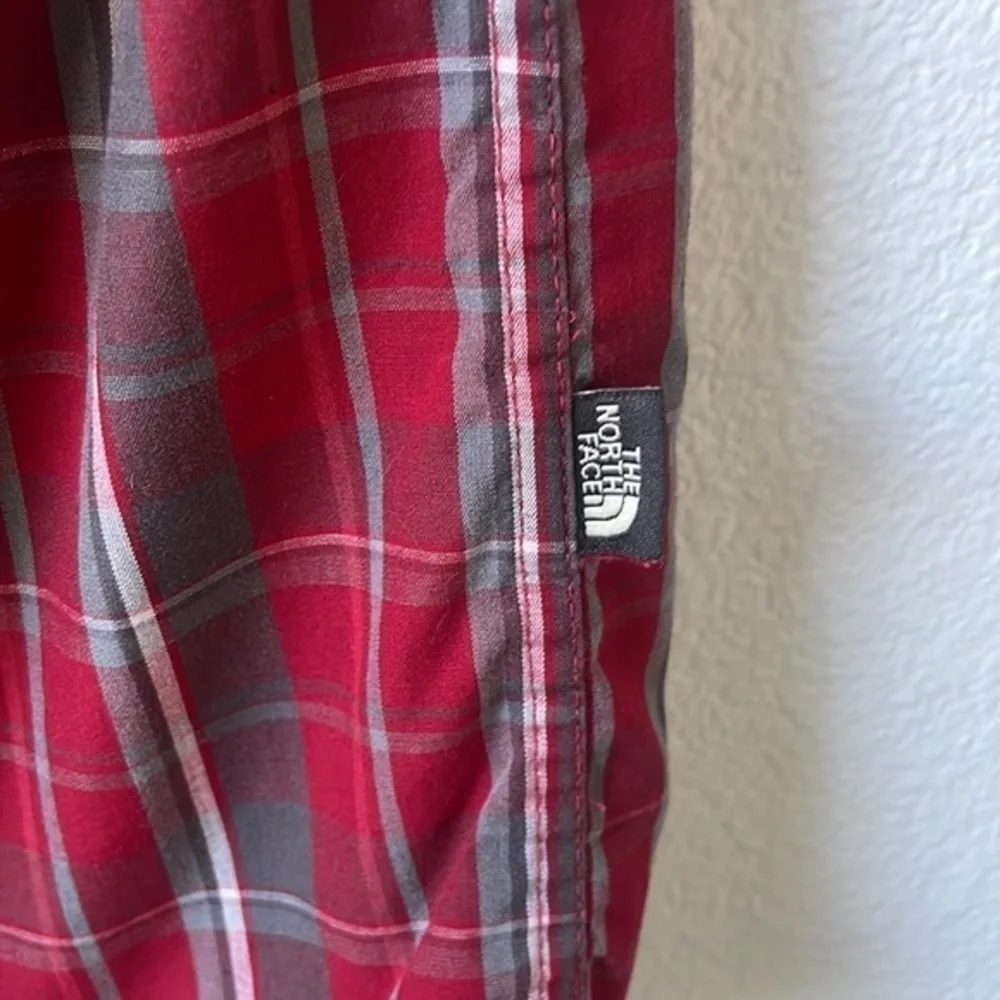 The North Face shirt men's small button up red plaid